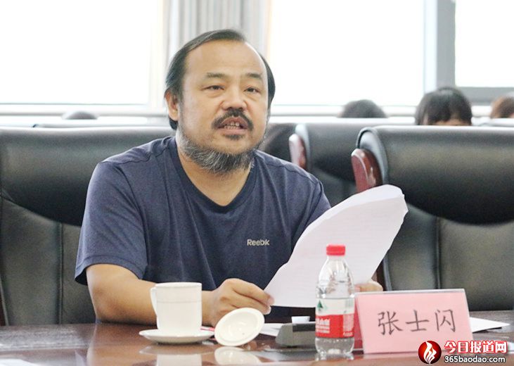 圖片4：山東大學文化遺產研究院副院長張士閃介紹編纂情況.JPG